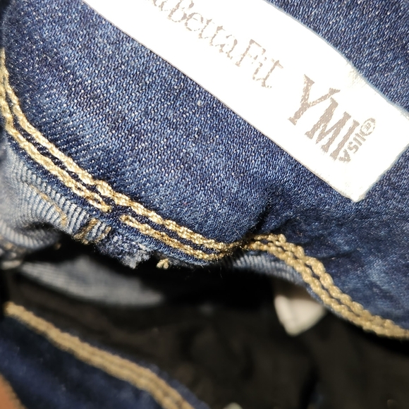 Wanna Betta Butt Jeans - Picture 2 of 3